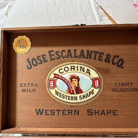 Vintage Cigar boxes. - Picture 7 of 12